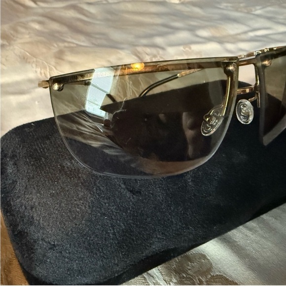 Authentic Gucci Sunglasses Gold Frame blue lenses - Picture 4 of 5